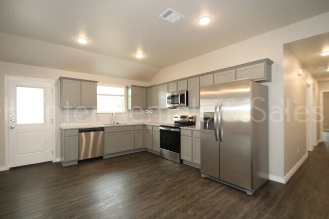 Building Photo - 505 Bonnie Dr