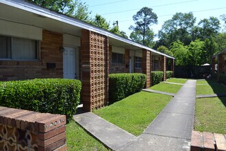 Building Photo - Dellwood Commons