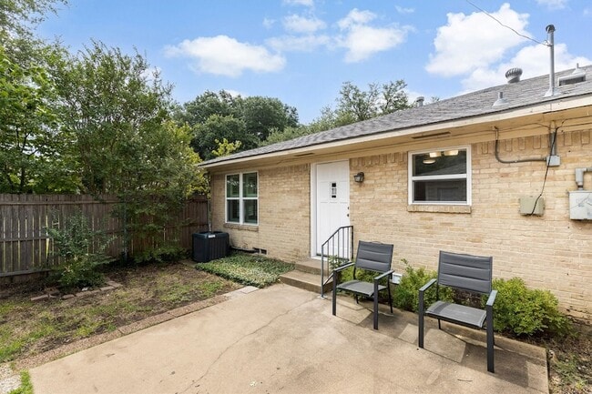 Building Photo - 11143 Joymeadow Dr