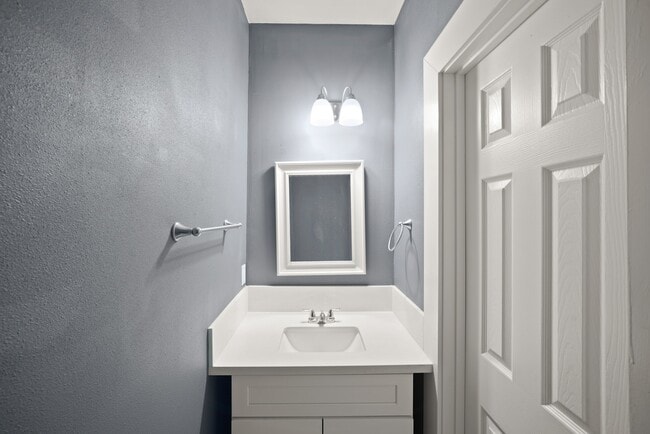 Building Photo - 2110 Oatfield Dr