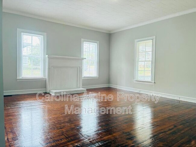 Building Photo - 721 S Church St