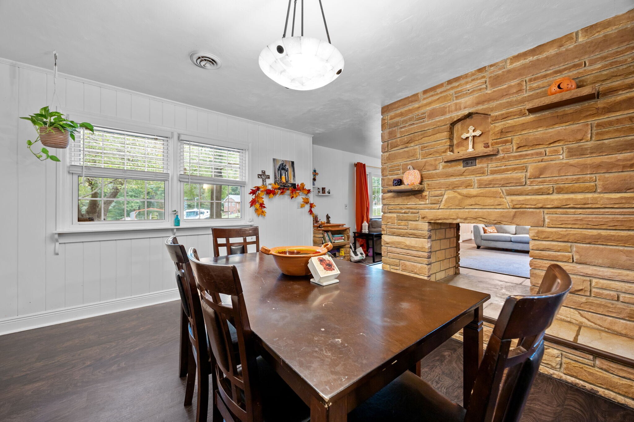 Building Photo - 5728 Nylon Dr