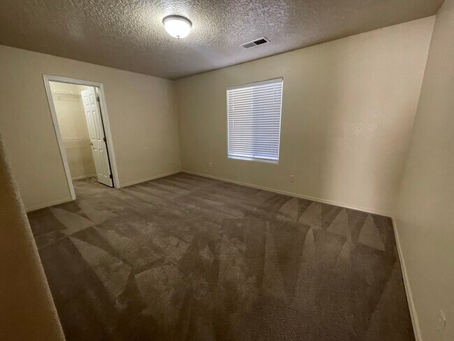 Building Photo - 9620 Sundoro Pl NW
