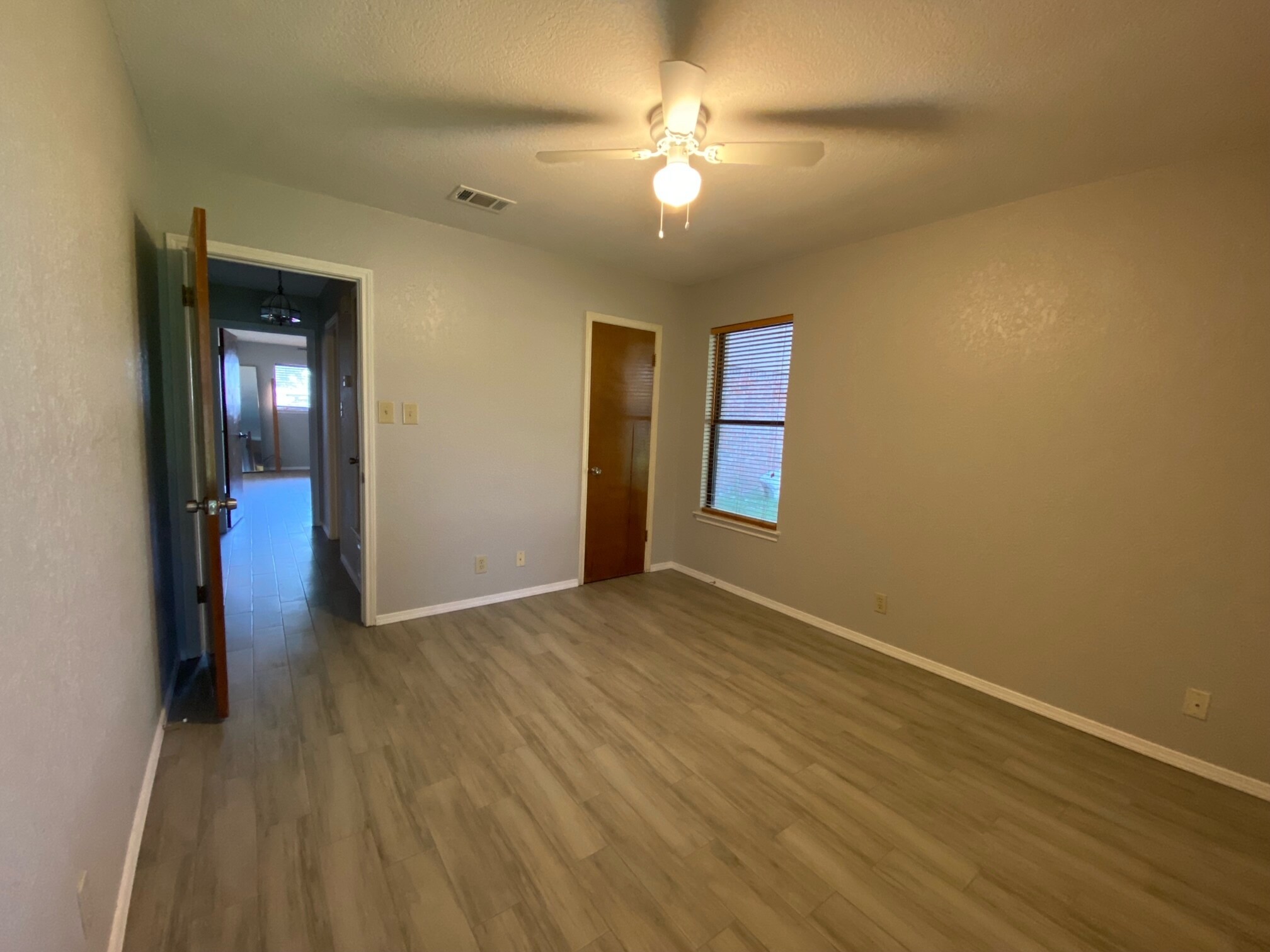 Building Photo - 702 Blackwell Ave