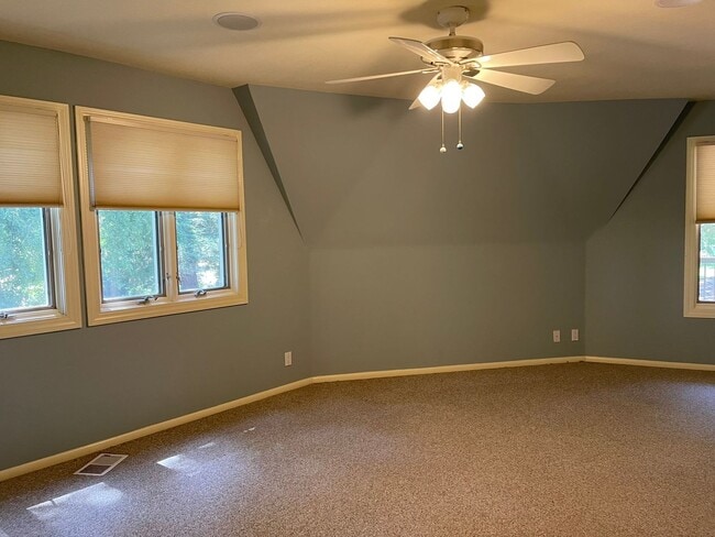 Building Photo - Amazing Riverfront Home for Rent