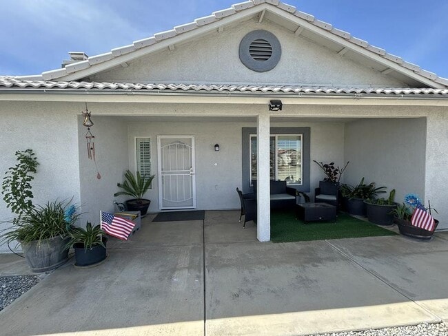 Building Photo - 7450 Paisley Ave