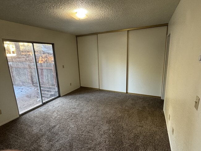 Building Photo - 1109 Sierra Blvd