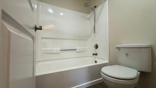 Building Photo - Largest 1-Bedroom Layout with In Unit Laundry