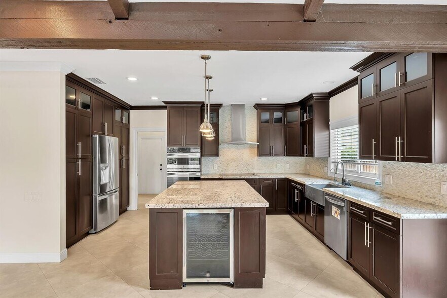 Building Photo - 4920 SW 170th Ave