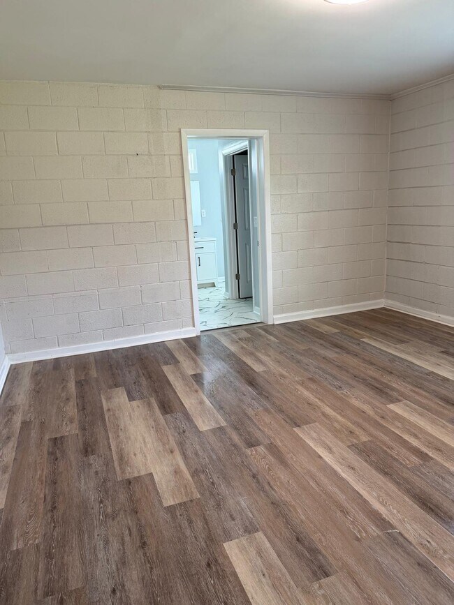 Building Photo - Rouse road - Room #1