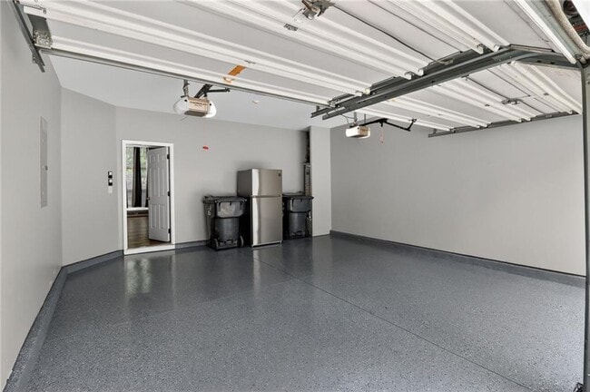 Building Photo - 615 Melilot Ln