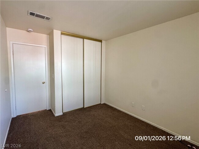 Building Photo - 5623 Calais Ct