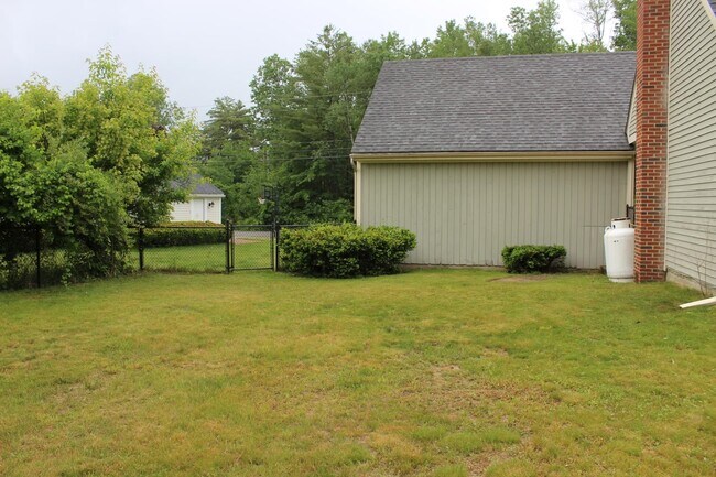 Building Photo - 331 Shore Dr