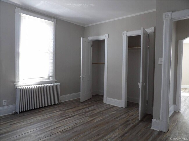 Building Photo - 170 N Wellwood Ave