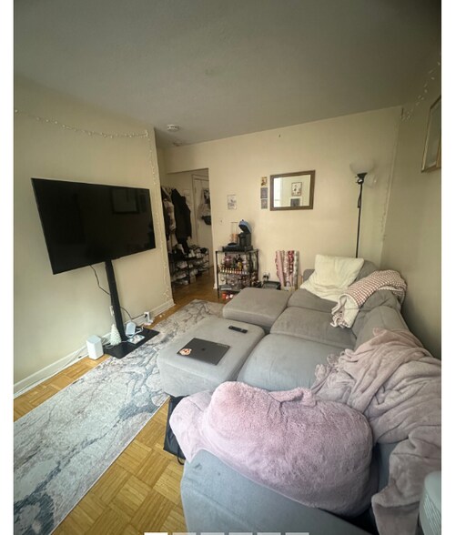 Building Photo - 32 Gordon St