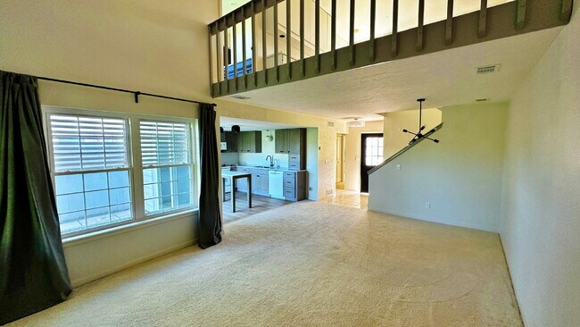 Building Photo - Beautiful Updated 2 Bed 2 Bath on Golf Course in Cherry Creek Schools