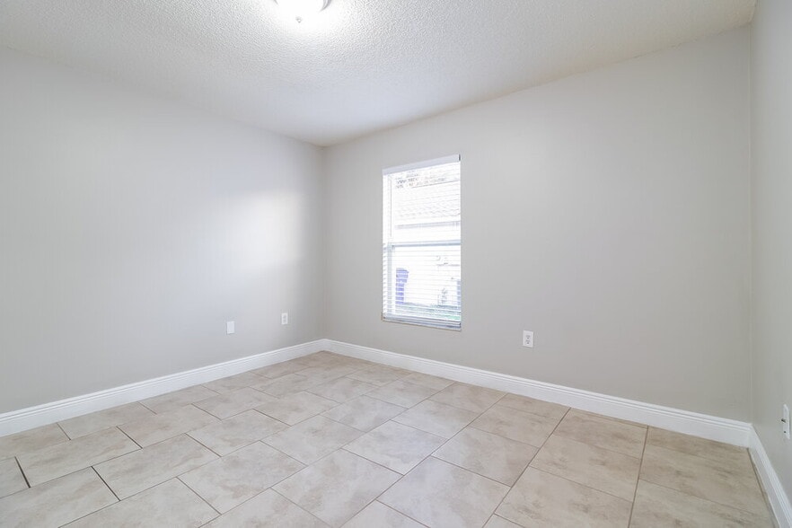 Building Photo - 4210 Red Bird Ave