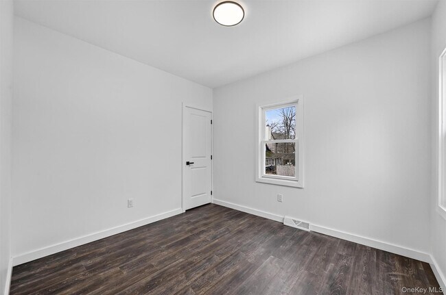 Building Photo - 60 Jeanibo Rd