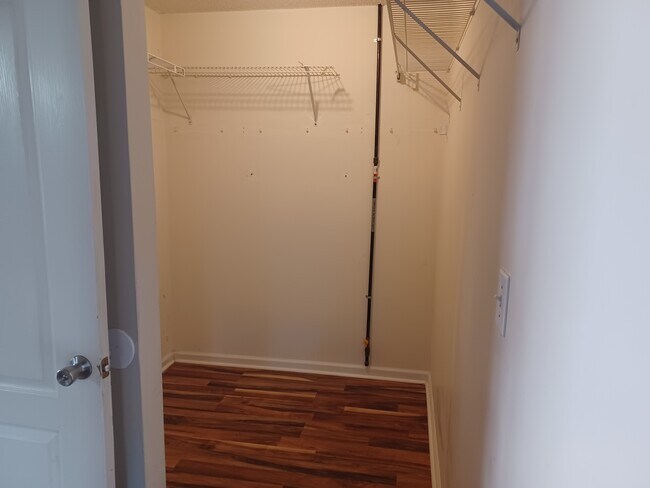 Building Photo - 5053 Huntclub Chase