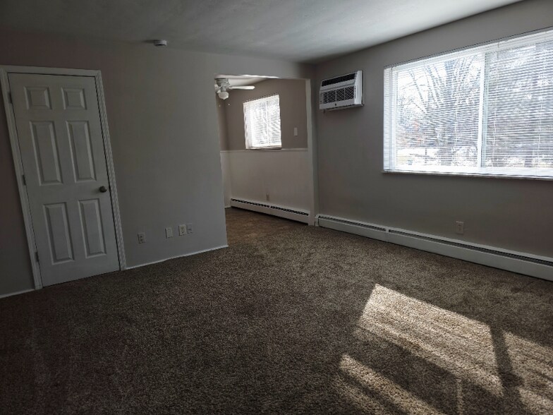 Building Photo - 3339-3339 Epworth Ave