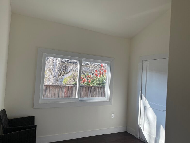 Building Photo - 313 Coronado St