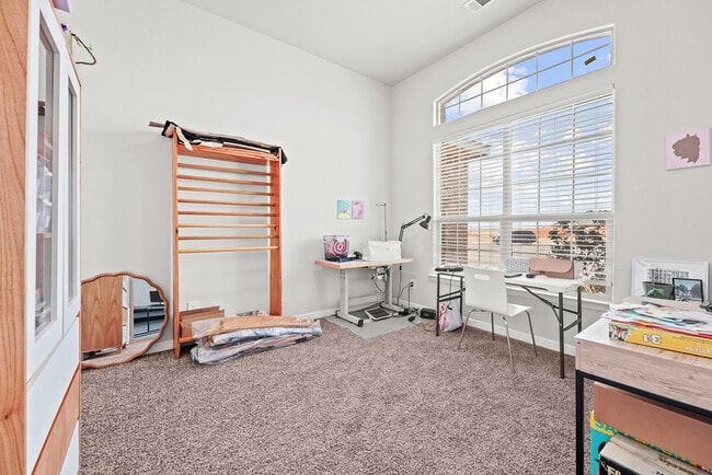 Building Photo - 602 Dupont Ct