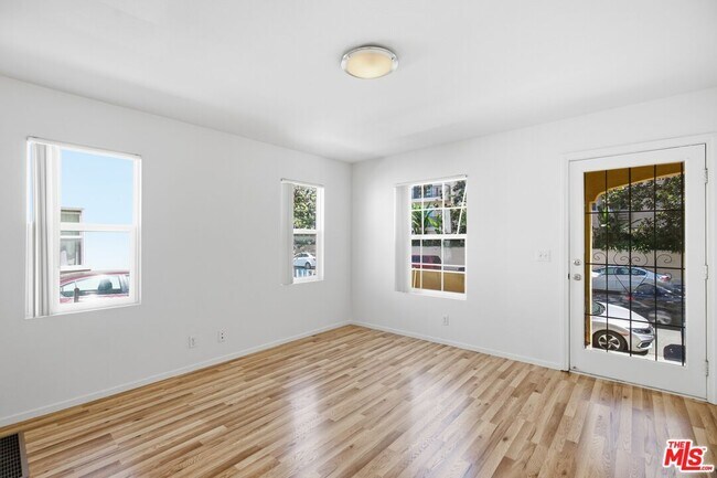 Building Photo - 3611 4th St