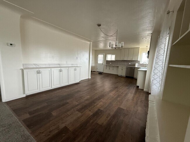 Building Photo - 9375 CO-66