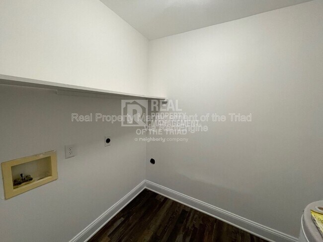 Building Photo - 528 N Scales St