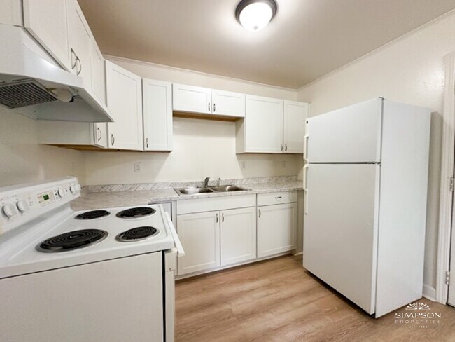 Building Photo - 4210 Welling Ave