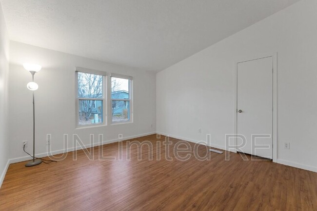 Building Photo - 1601 W Sherrie Dr