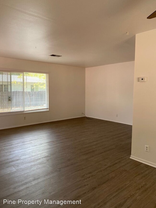 Building Photo - 3 br, 1 bath House - 2174 Paris Avenue