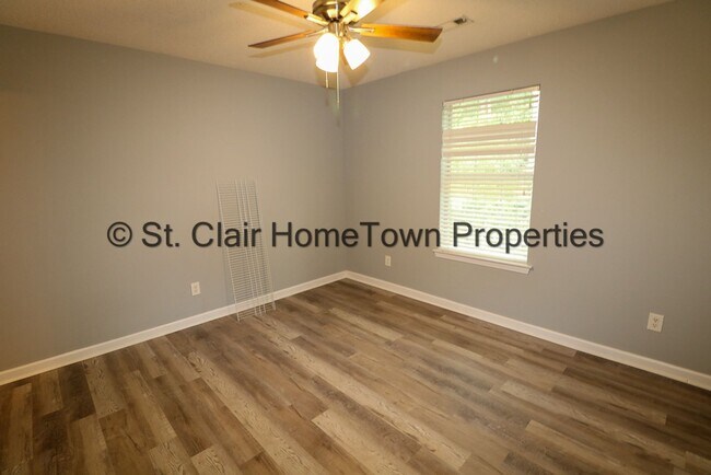 Building Photo - Totally Remodeled Tri-Plex in Lincoln School System