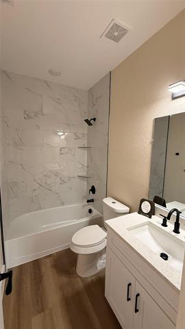 Building Photo - 2619 Creekview Dr