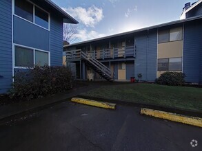 Building Photo - 2 Bedroom Apartment ~ Near 9th Street