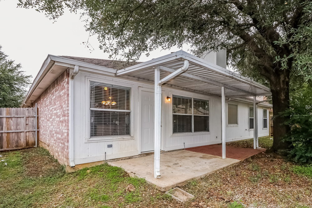 Building Photo - 948 Grand Central Pkwy