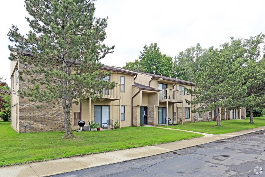 West Oaks 15833 W 11 Mile Rd Southfield MI 48076 Apartment Finder