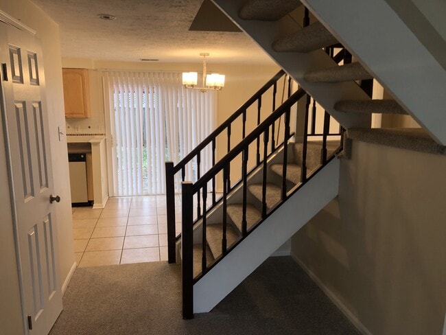 Building Photo - 1337 David Ln