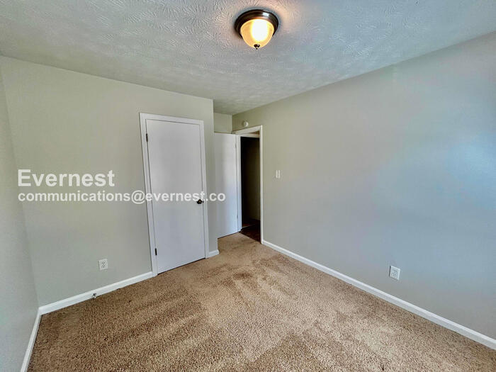 Building Photo - 280 Summer Pond Trail