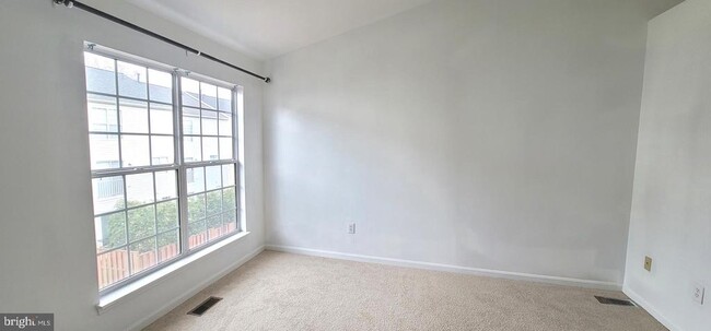 Building Photo - 662 Lucky Leaf Cir