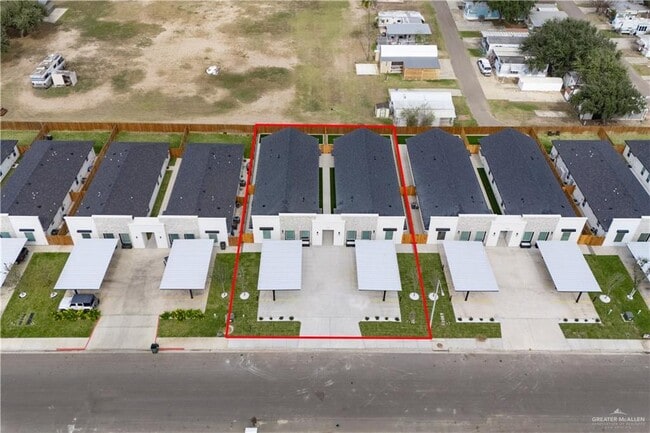 Building Photo - 28 Dragonfly St