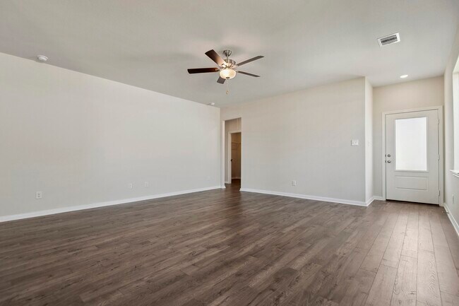 Building Photo - 15858 Berry Hl Dr