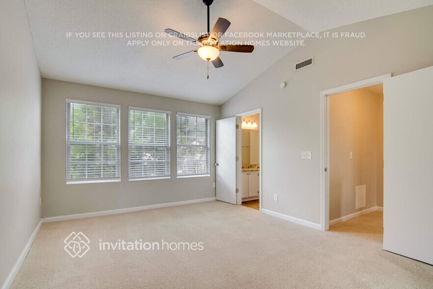 Building Photo - 3004 Riverbrooke Dr