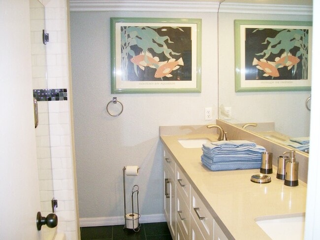 Building Photo - 35032 Mission Hills Dr