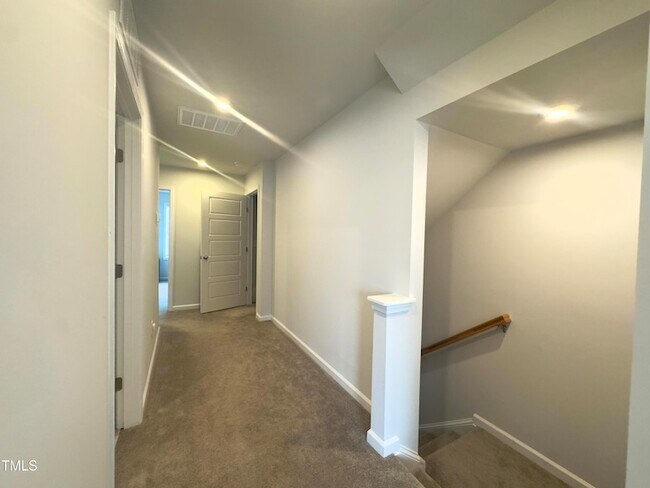 Building Photo - 276 Shingle Oak Rd