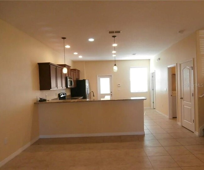 Building Photo - 11250 Savannah Landing Cir