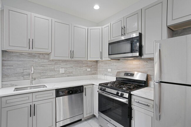 Building Photo - 6105 N Winthrop Ave