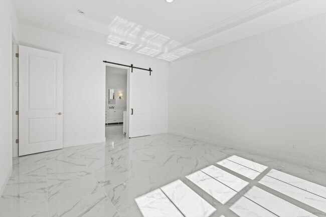 Building Photo - 10264 Field Flower Trl