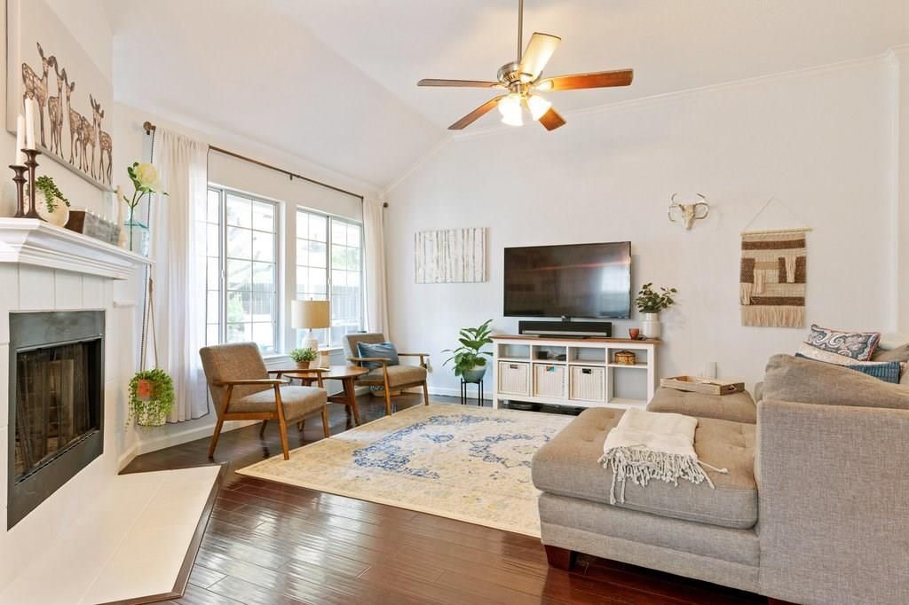 Building Photo - 16303 Lone Wolf Dr