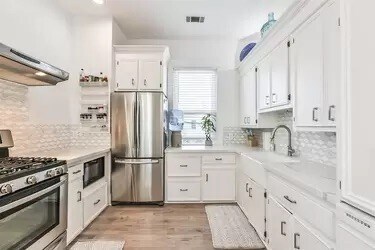 Building Photo - 1015 26th St